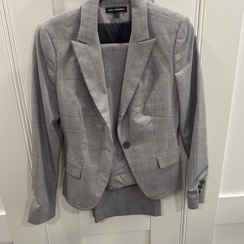 Women Gray Blazer and Pants Set